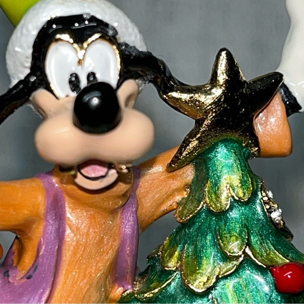 Department 56 Disney Showcase enamel trinket box / Christmas Tree Bejeweled